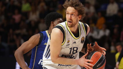 Mikael Jantunen u napadu Fenerbahčea