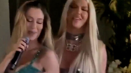 Tea Tairović i Jelena Karleuša (2).jpg