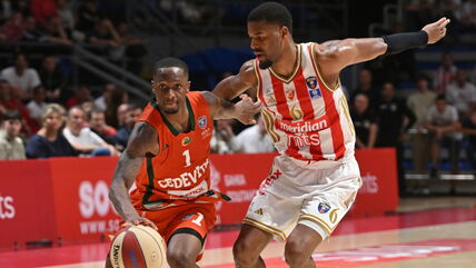 Umodža Gibson igra protiv Džareda Batlera