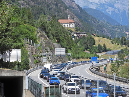 Švajcarska zastoj na auto-putu A2 (3).jpg