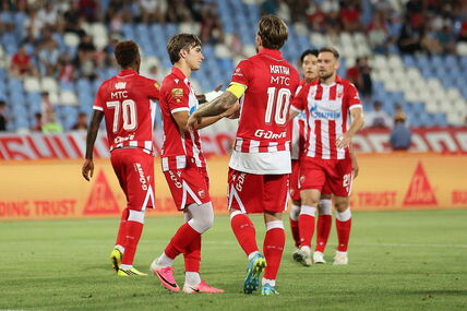 Crvena zvezda zajedno na okupu.