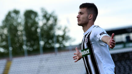 Samed Baždar proslavlja gol u dresu Partizana