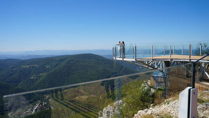 Stakleni vidikovac na Kablaru (3).jpg