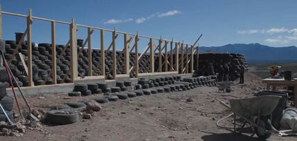 Earthship kuće (6).jpg
