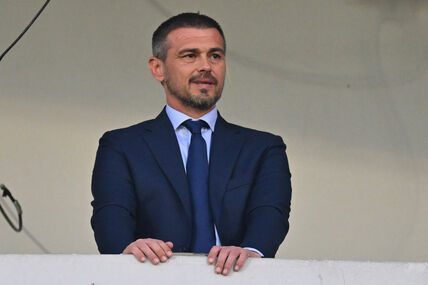 Danko Lazović se drži za zidić.