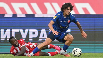 Petar Sukačev u napadu na utakmici Zvezda Vojvodina