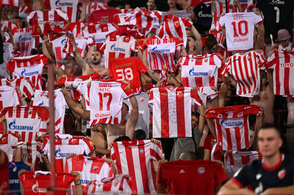 Dresovi Crvene zvezde na Marakani na tribini Delija