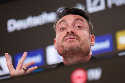 Albert Rijera na konferenciji za medije.