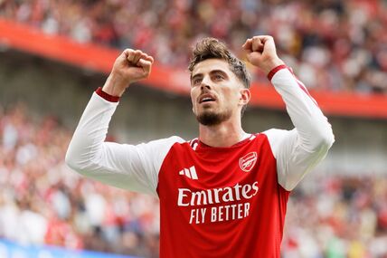 Fudbaler Arsenala Kai Haverc slavi gol protiv Mančester sitija.