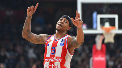 Ajzea Kenan proslavlja pobedu Crvene zvezde