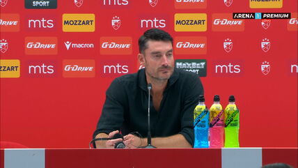 Albert Rijera na konferenciji za medije.