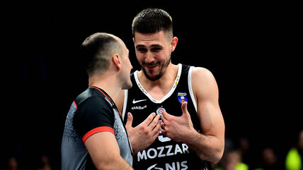 Vanja Marinković u razgovoru sa sudijom