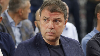 Zoran Jovičić u odelu.