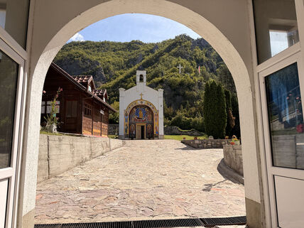 Manastir Dobrun (2).jpg