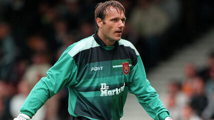 Ludek Mikloško brani gol Vest Hema