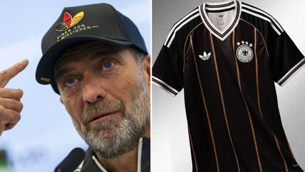 Jirgen Klop pokazuje na Adidas kačket Nemačke