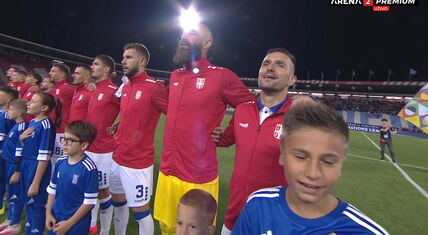 Dušan Tadić peva himnu Srbije pred Grčku na Marakani