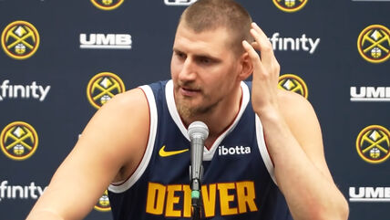 Nikola Jokić na konferenciji za medije.