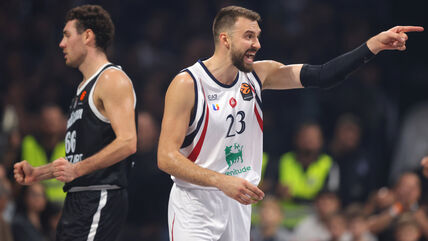Marko Gudurić gestikulira na meču protiv Partizana u Areni u Evroligi