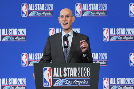 Adam Silver drži govor u NBA ligi pred Ol-star