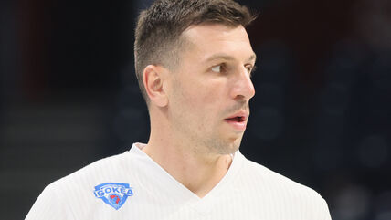 Dragan Milosavljević u beloj opremi Igokee.