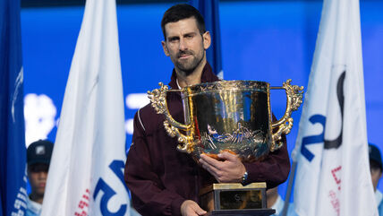 Novak Đoković sa peharom Pekinga