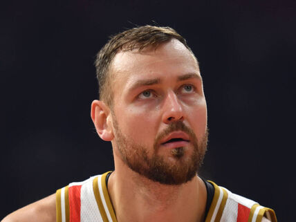 Litvanski košarkaš Donatas Motiejunas u dresu Crvene zvezde.