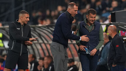 Saša Ilić i Radosav Raća Petrović u svađi sa sudijom na Železničar Partizan