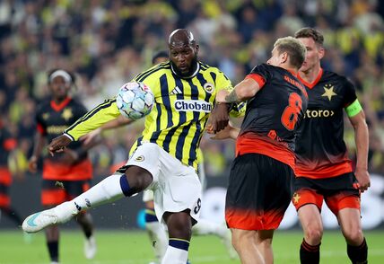 Romelu Lukaku napadač Fenerbahčea protiv Slavije