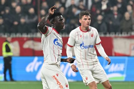 Fudbaleri Crvene zvezde protiv Jedinstva.