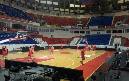 Krasnodarska hala "Basket holl", sagrađena 2011. godine, ima 7.500 sedećih mesta. Organizatori očekuju da protiv Crvene zvezde bude ispunjena.