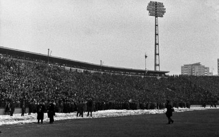 36. derbi; Partizan - Crvena zvezda 1:2. Zapadna tribina u Humskoj. Ukupno, bilo je 60.000 gledalaca tog 7. marta 1965.