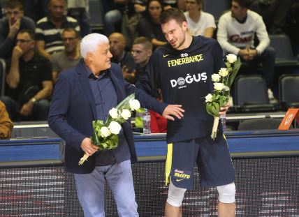 Marko Gudurić dobio cveće od Partizana: Hvala i navijačima