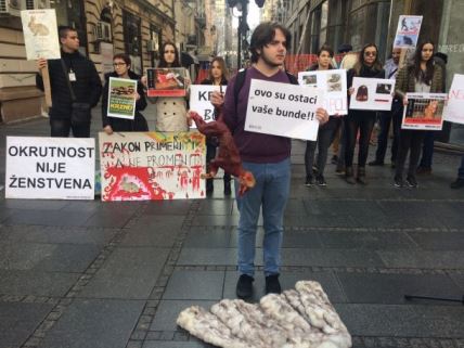 Prirodno krzno protest udruženja Sloboda za životinje