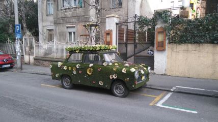 Sedam automobilskih legendi jugo trabant spaček fijat 500 lada niva 