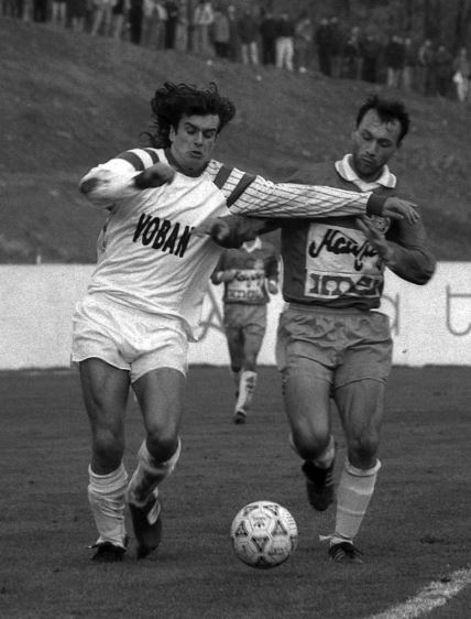 Zoran Kuntić (Vojvodina, levo) i Nenad Divac (Radnički Beograd, desno)