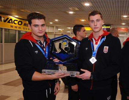 Juniorska reprezentacija Srbije vicešampion sveta: Doček na aerodromu