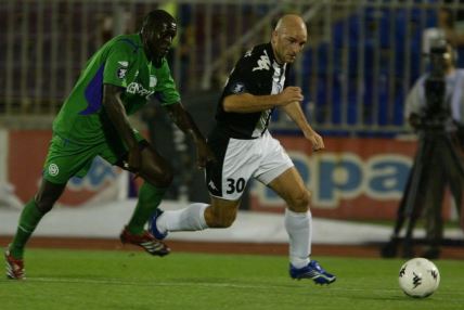 Nenad Mirosavljevic fudbaler Partizana na utakmici Kupa UEFA protiv Groningena na stadionu Partizana 2006. godine.