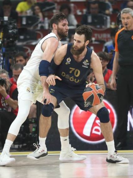 Fenerbahče Real Madrid 65:94 Mario Nakić debi