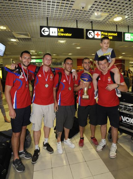 Najbolji basketaši sveta: Dejan Majstorović, Marko Savić, Marko Ždero, Dušan Domović Bulut i Goran Vojkić.