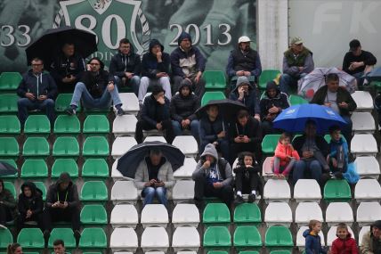 fudbaler Crvene zvezde na utakmici Kupa Srbije protiv Indjije na stadionu Indjije, Indjija, 02.06.2020. godine Foto: Marko Metlas Fudbal, Crvena zvezda, Kup Srbije, Indjija