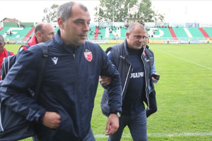 fudbaler Crvene zvezde na utakmici Kupa Srbije protiv Indjije na stadionu Indjije, Indjija, 02.06.2020. godine Foto: Marko Metlas Fudbal, Crvena zvezda, Kup Srbije, Indjija