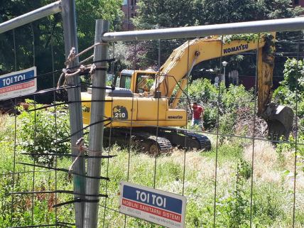 Parkić na Banovom brdu Sačuvajmo naš parkić protest stanara na Banovom brdu FOTO