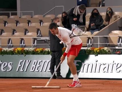 Novak Đoković Rolan Garos prekid kiša reakcija foto video tenis najnovije vesti