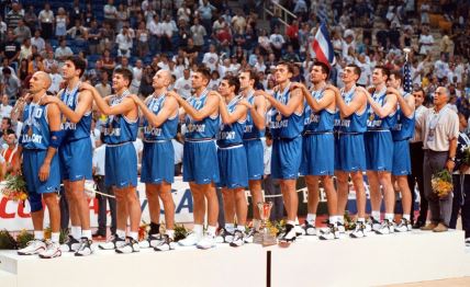 Sezona 1997 1998 košarka SR Jugoslavija devedesete najbolja sezona Beobanka Zvezda Partizan