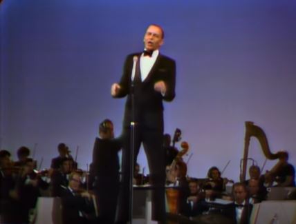 Sinatra imao orgije sa 12 žena, zaveo udovicu mrtvog druga