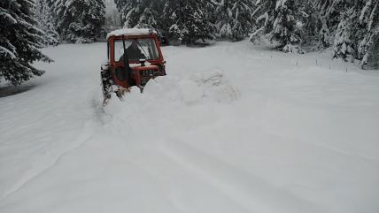 uzice borova glava sneg zavejao sela zaltibor