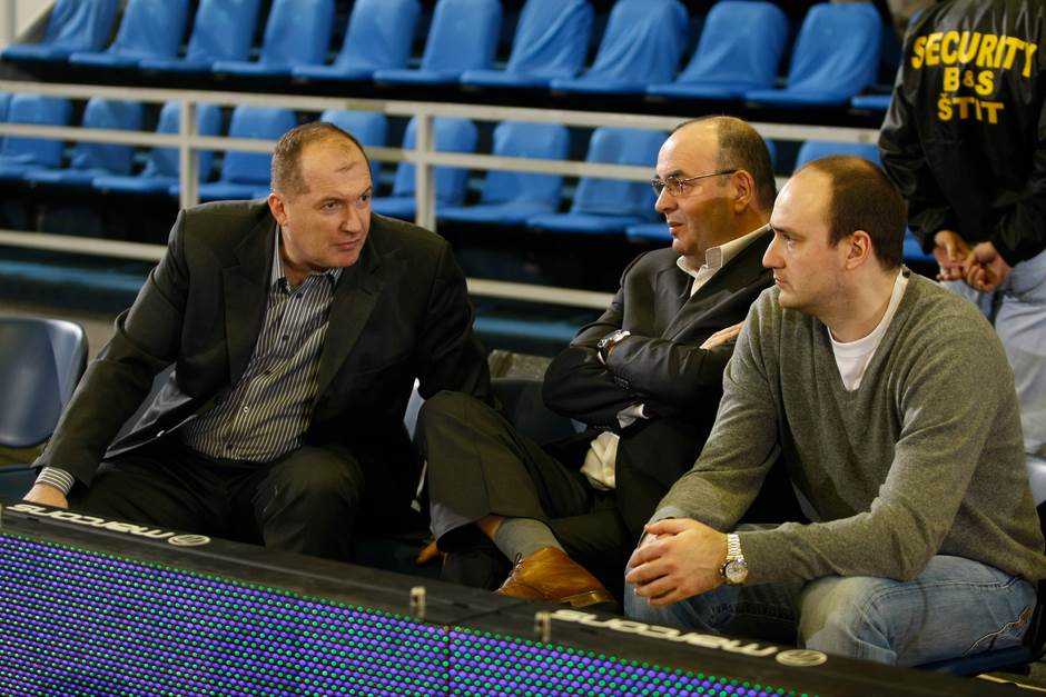 Ko je žena Duška Vujoševića?