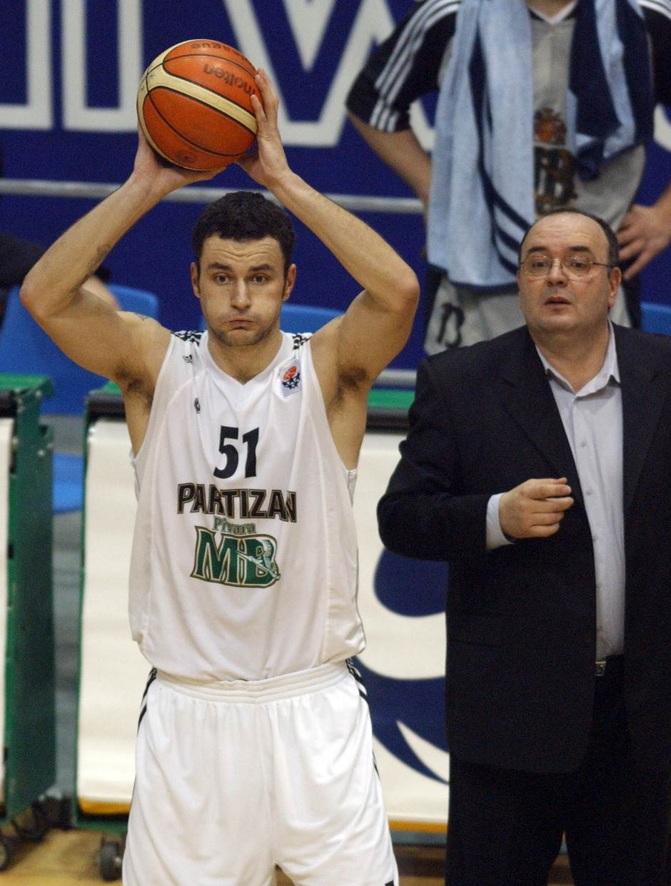 Ko je žena Duška Vujoševića?