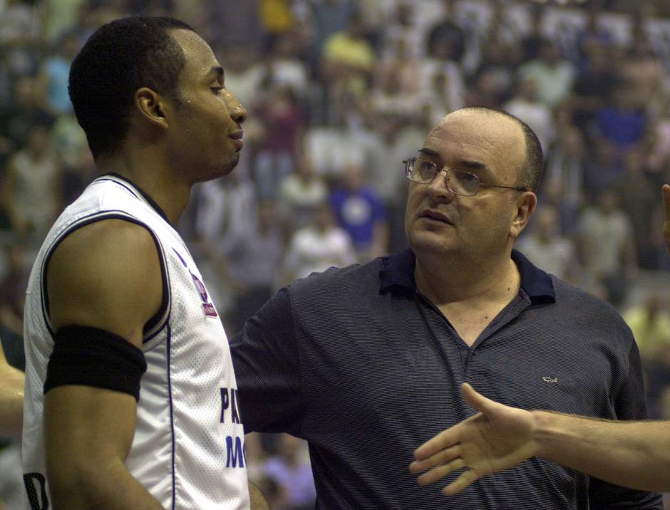 Ko je žena Duška Vujoševića?